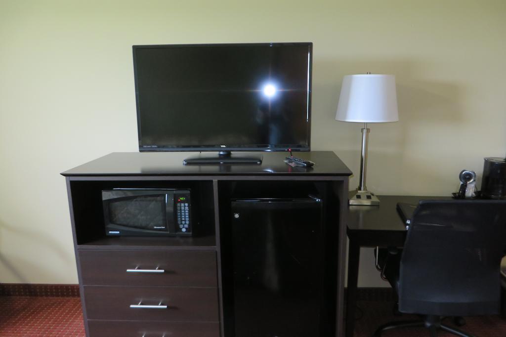 Super 8 By Wyndham Grinnell Ia Dış mekan fotoğraf