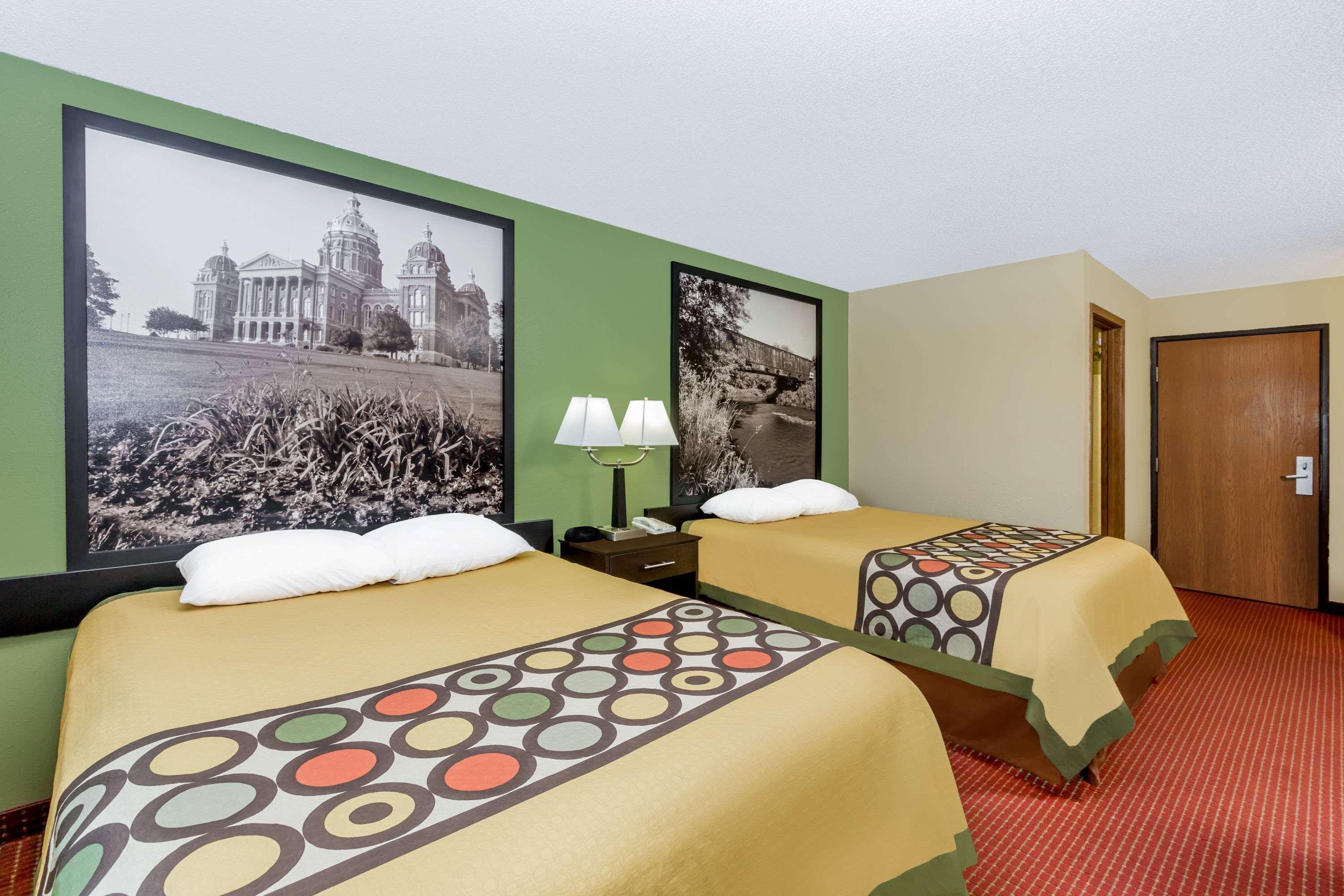 Super 8 By Wyndham Grinnell Ia Dış mekan fotoğraf